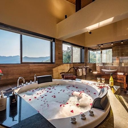 Saffronstays Althea - 4 Brd Veg Only Villa In Pawna With Jacuzzi In Every Room Lonavala Esterno foto