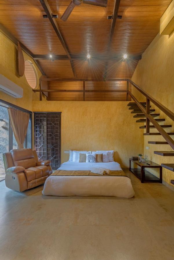 Saffronstays Althea - 4 Brd Veg Only Villa In Pawna With Jacuzzi In Every Room Lonavala Esterno foto