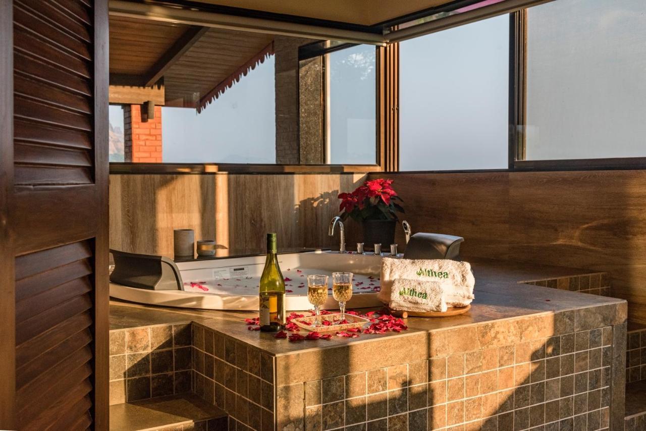 Saffronstays Althea - 4 Brd Veg Only Villa In Pawna With Jacuzzi In Every Room Lonavala Esterno foto
