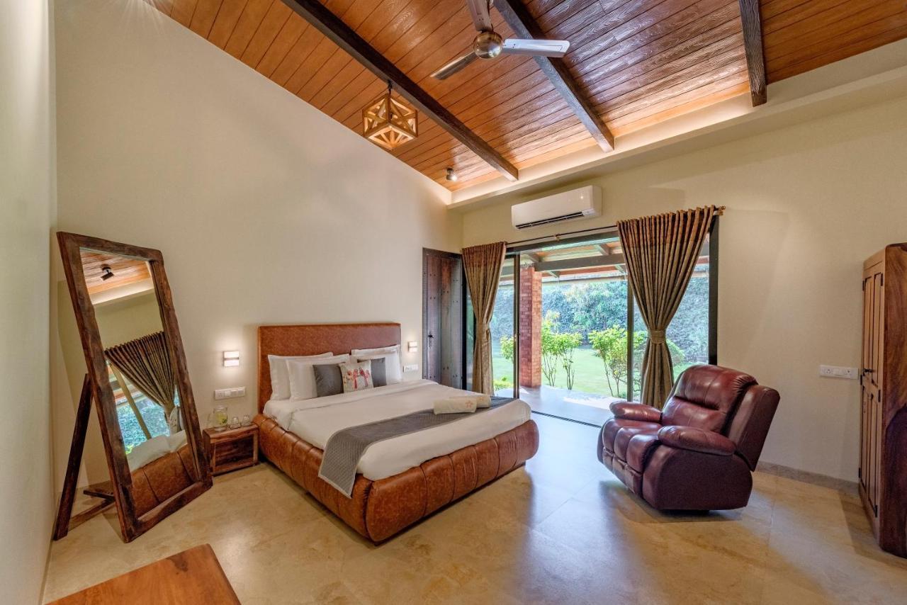 Saffronstays Althea - 4 Brd Veg Only Villa In Pawna With Jacuzzi In Every Room Lonavala Esterno foto
