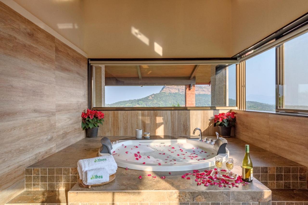 Saffronstays Althea - 4 Brd Veg Only Villa In Pawna With Jacuzzi In Every Room Lonavala Esterno foto