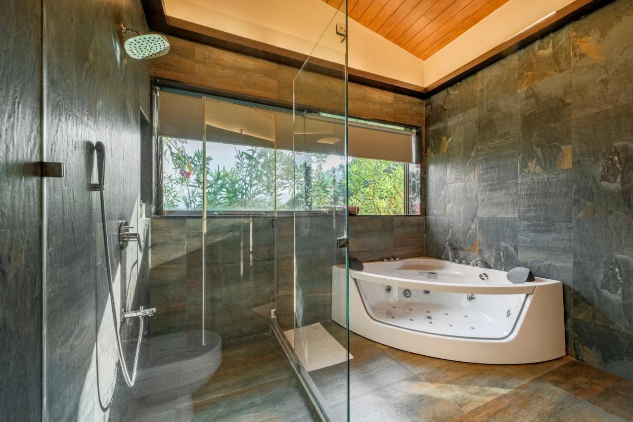 Saffronstays Althea - 4 Brd Veg Only Villa In Pawna With Jacuzzi In Every Room Lonavala Esterno foto